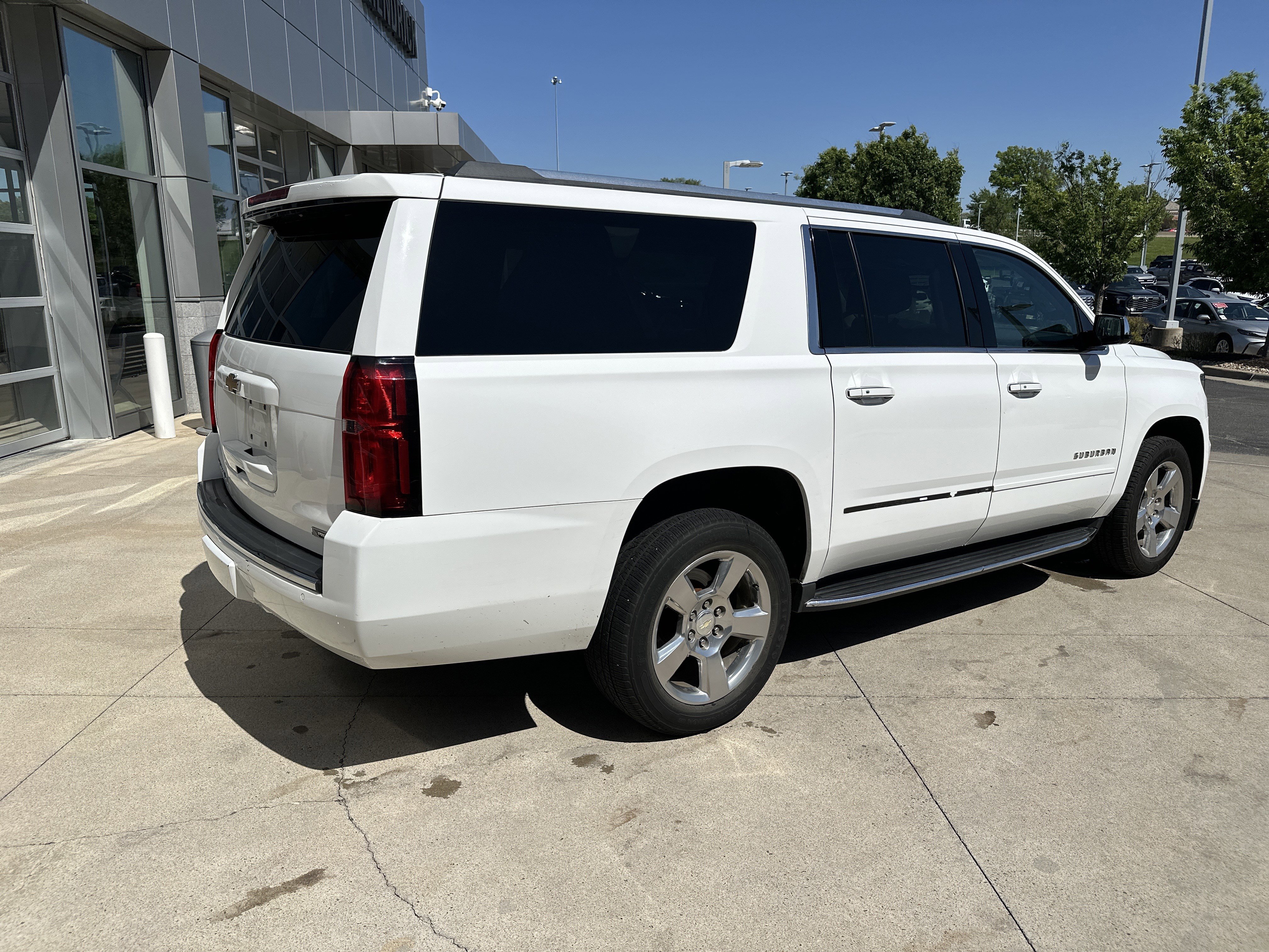 Used 2018 Chevrolet Suburban Premier RWD image 6