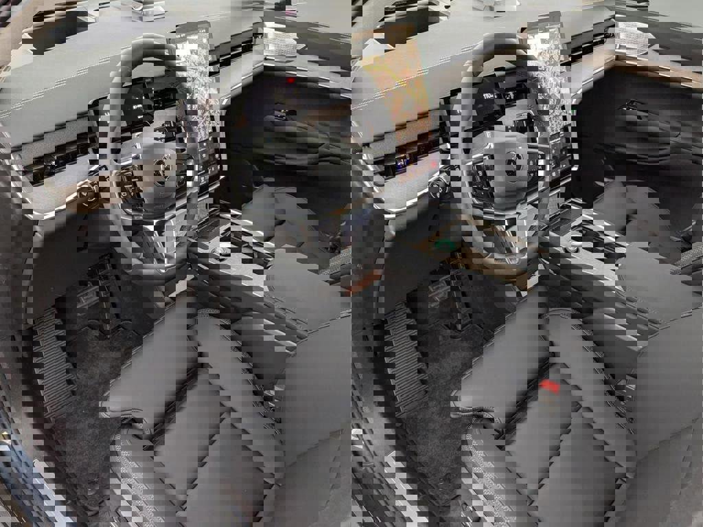 New 2025 Volvo EX90 Ultra image 12