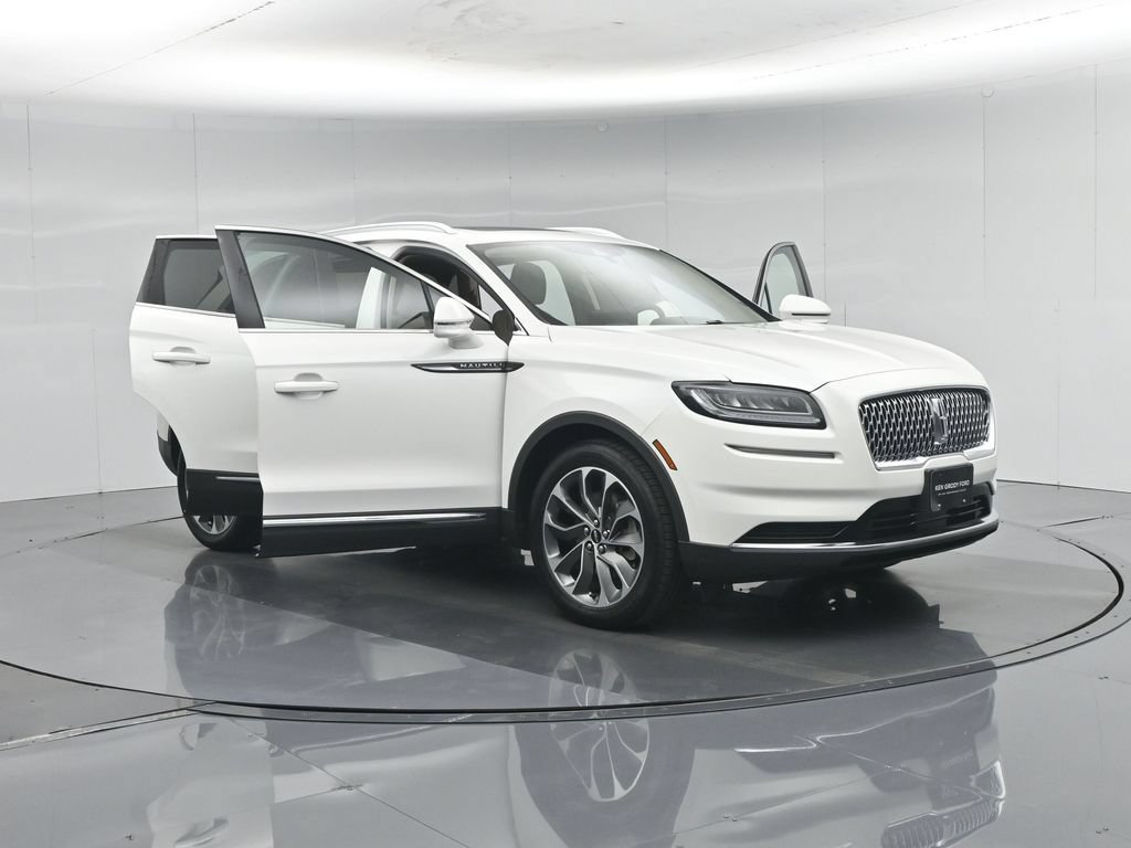 Used 2023 Lincoln Nautilus Reserve w/ Luxury Package AWD/4WD image 34