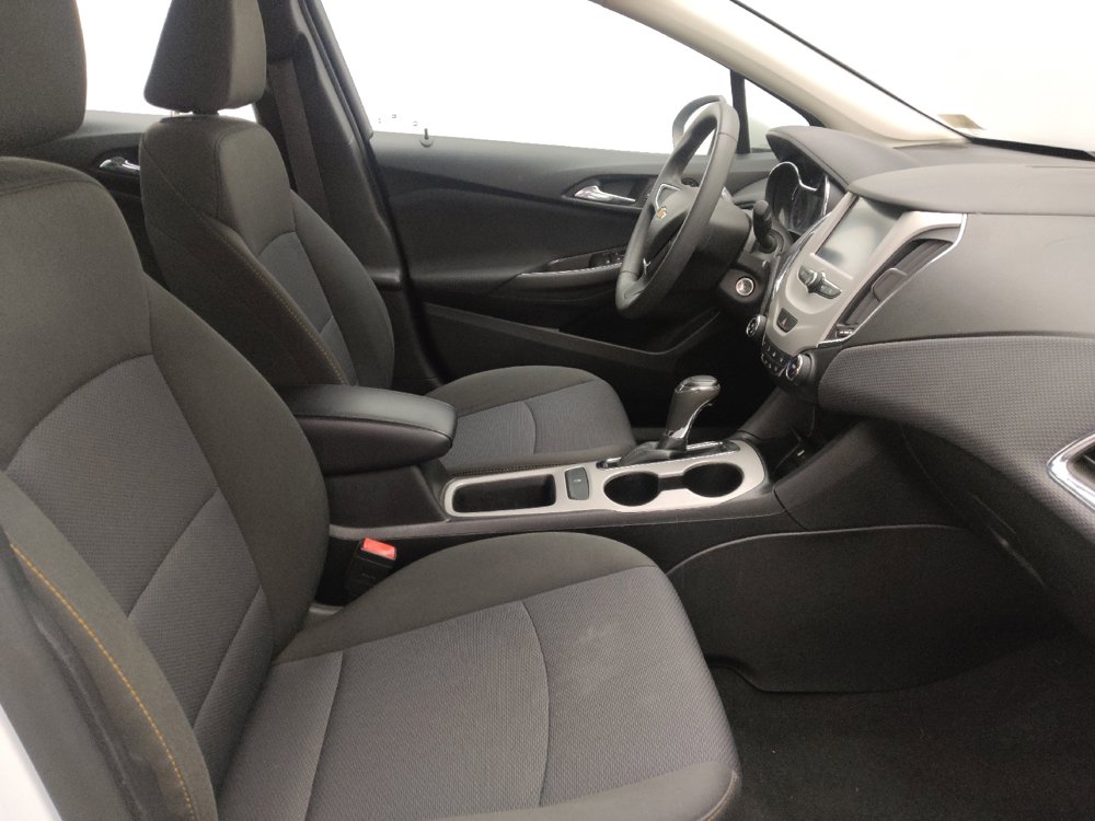 Used 2017 Chevrolet Cruze LS FWD image 21