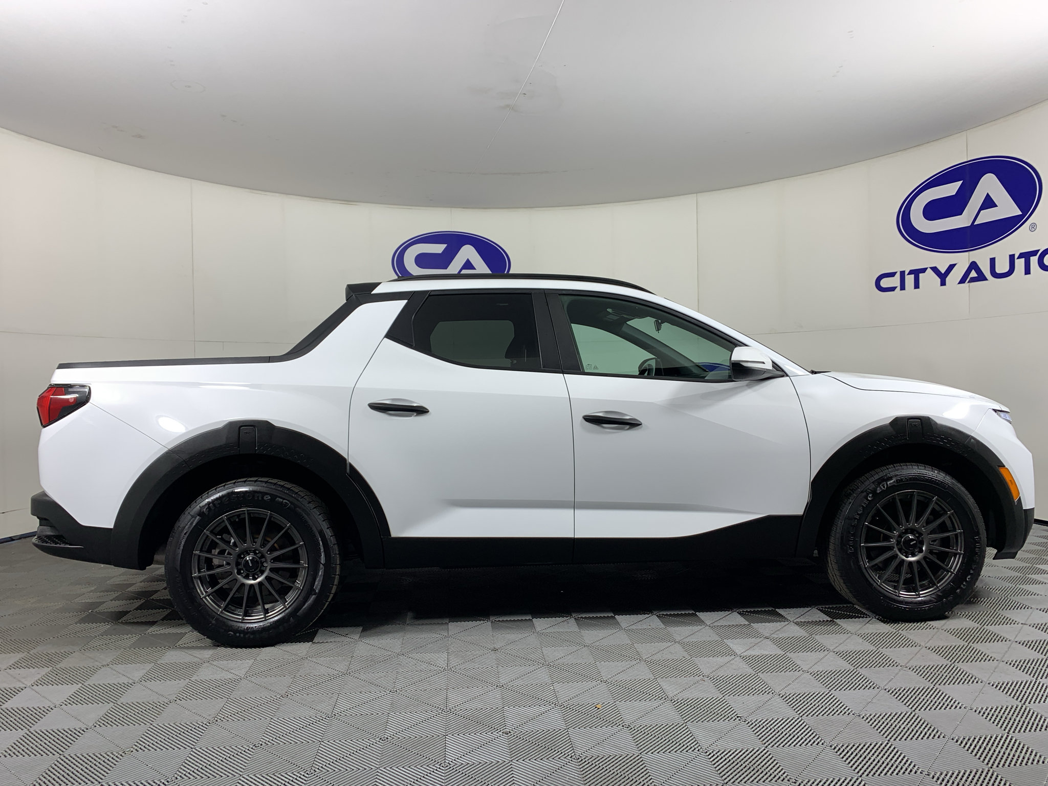 Used 2022 Hyundai Santa Cruz SEL w/ Activity Package AWD/4WD image 2