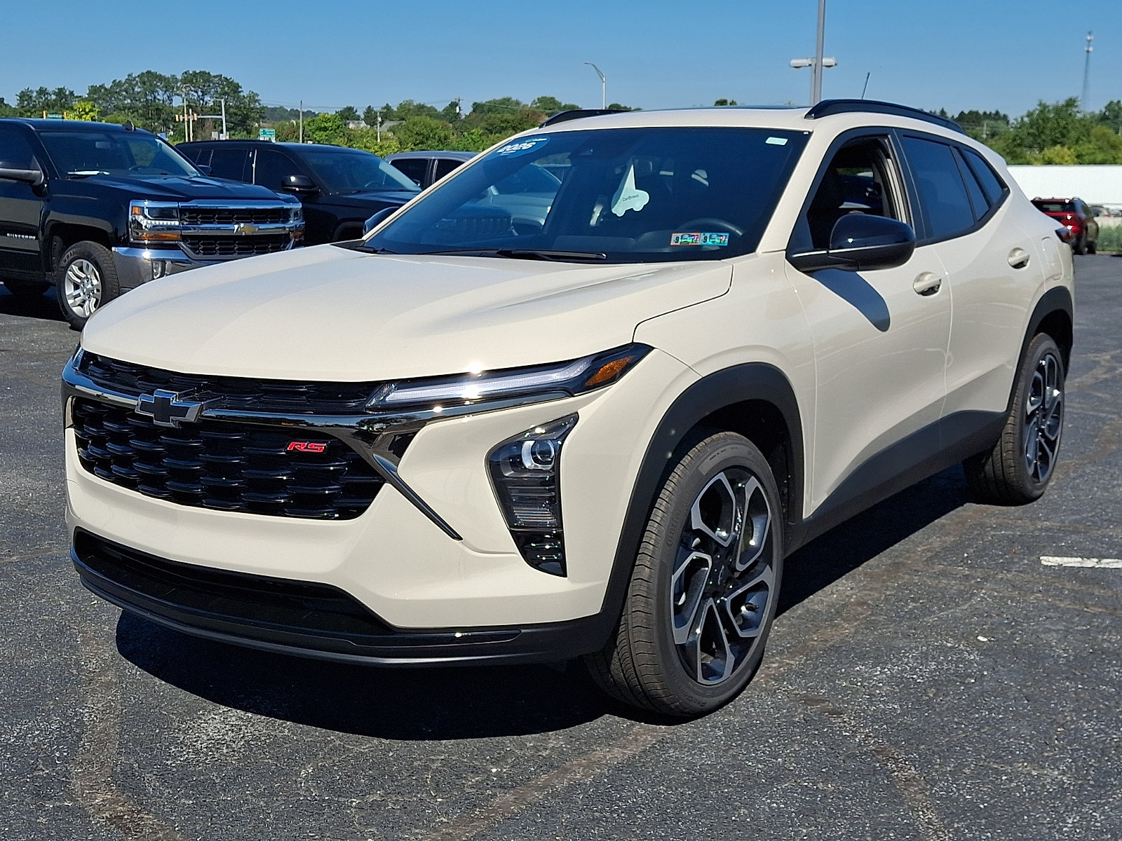 Certified 2026 Chevrolet Trax RS w/ Sunroof Package FWD image 3