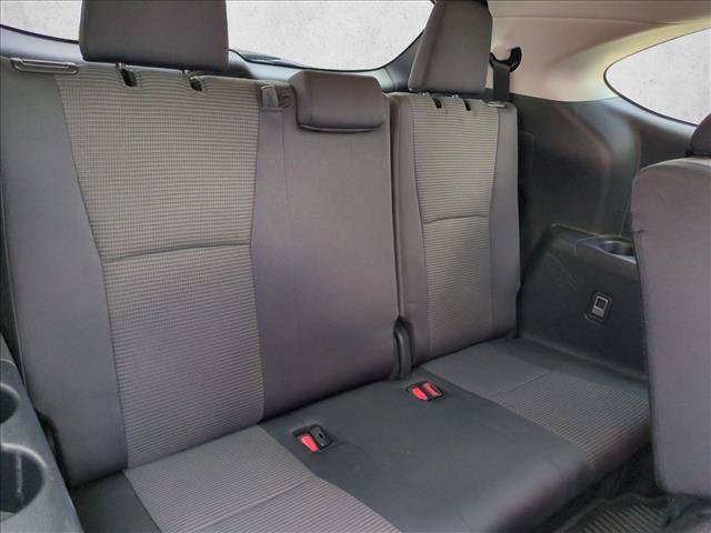 Used 2024 Toyota Highlander LE FWD image 18