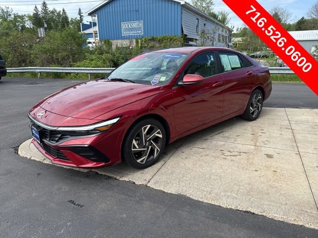 Used 2024 Hyundai Elantra SEL w/ Convenience Package FWD image 3