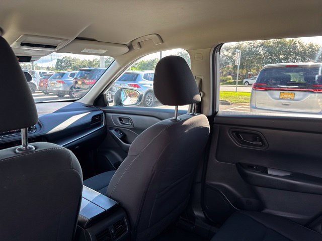 Used 2024 Nissan Rogue S AWD/4WD image 19