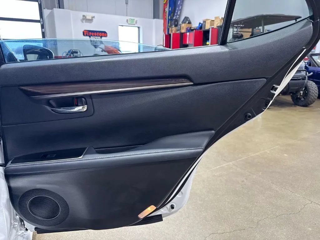 Used 2017 Lexus ES 350 w/ Navigation System Package FWD image 21