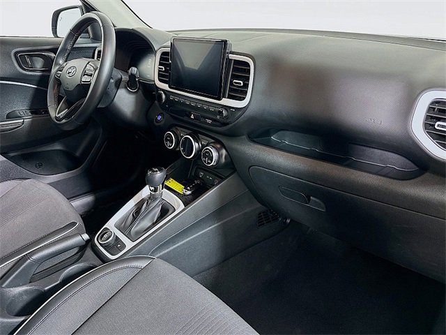 Used 2023 Hyundai Venue Limited image 29