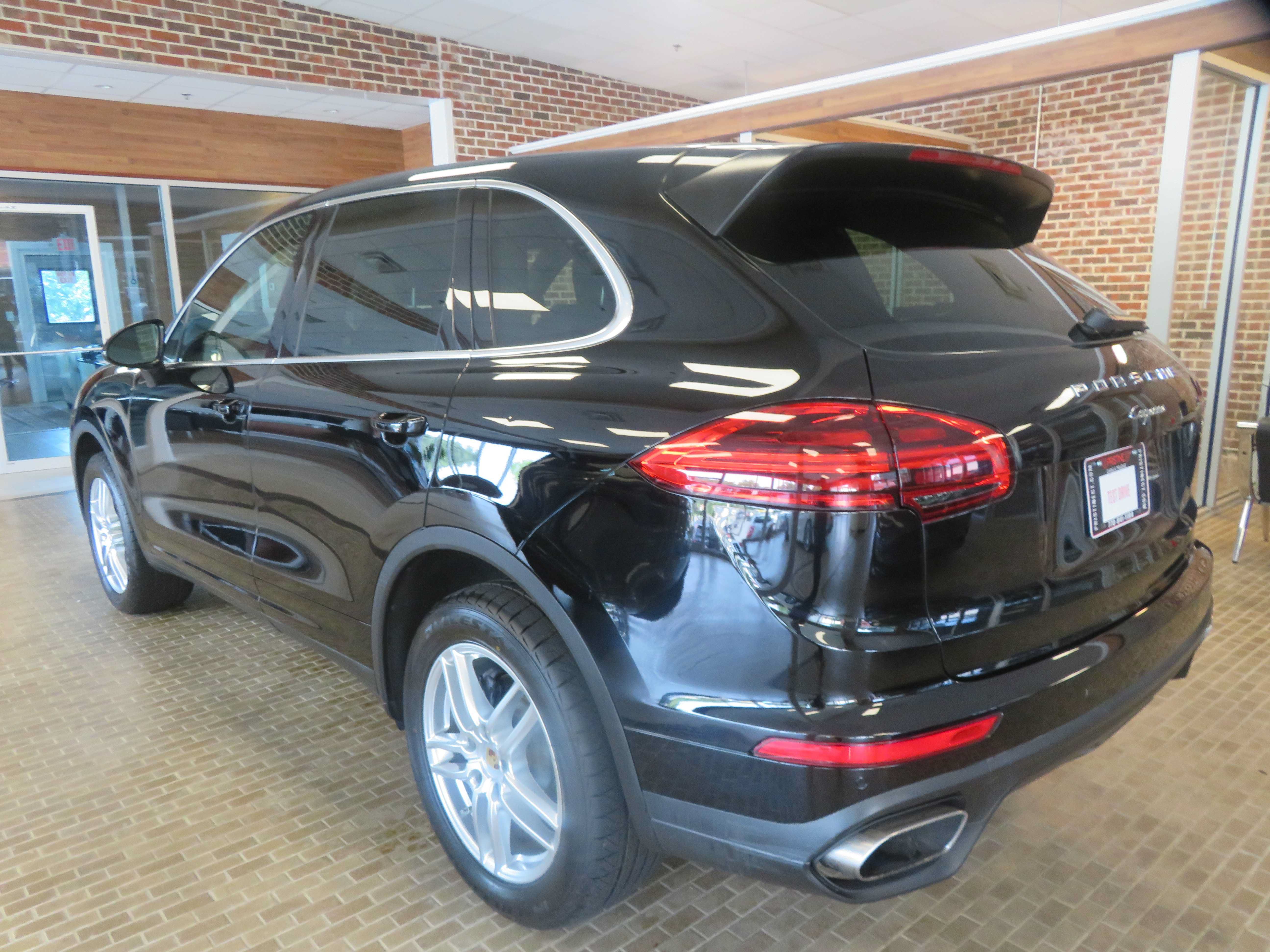 Used 2016 Porsche Cayenne AWD/4WD image 70