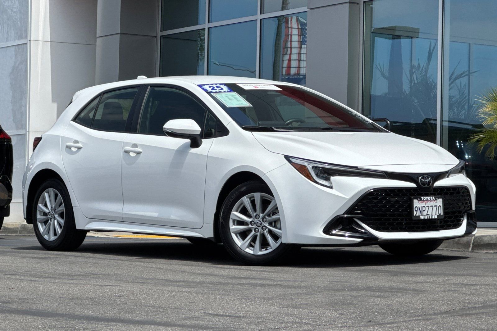 Used 2025 Toyota Corolla SE w/ SE Package FWD image 2