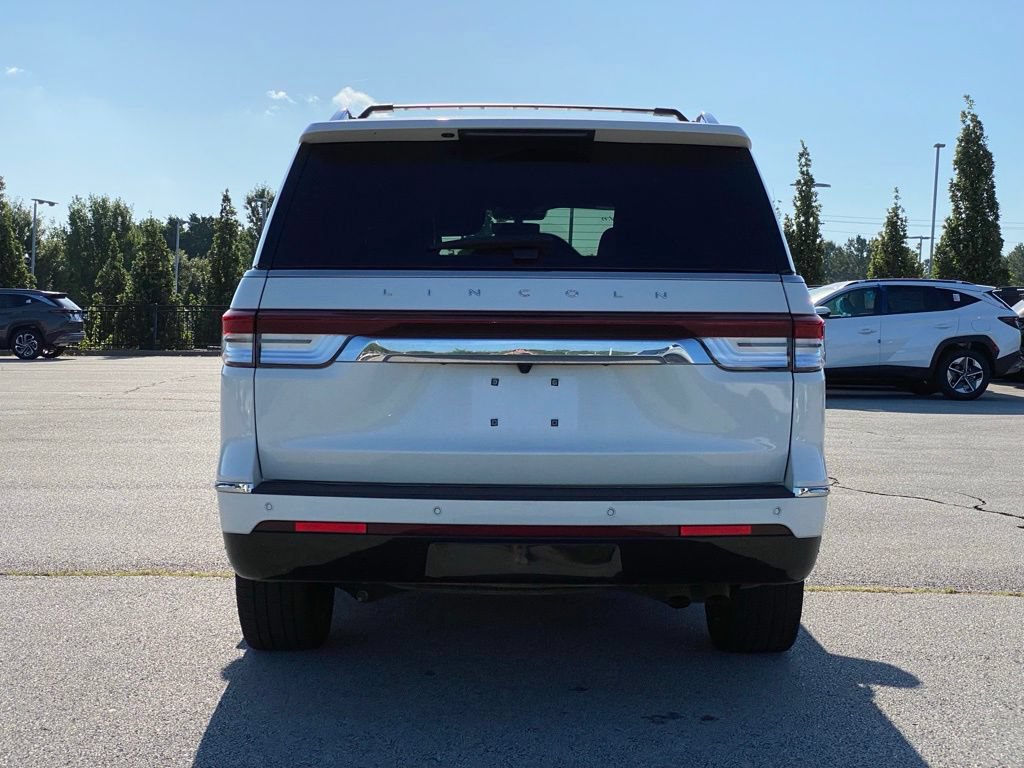 Used 2024 Lincoln Navigator Reserve AWD/4WD image 6
