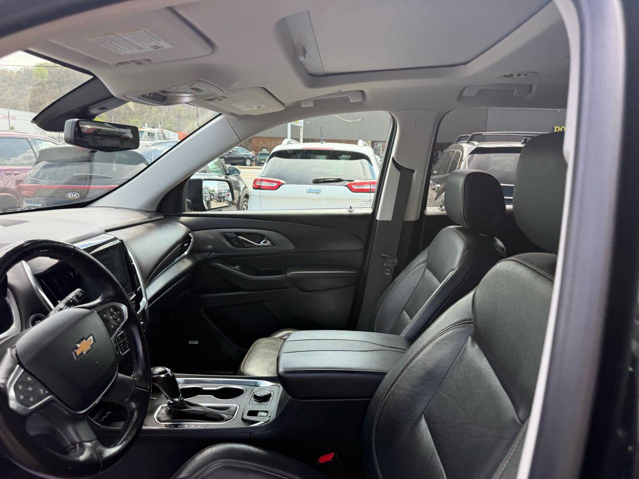 Used 2019 Chevrolet Traverse Premier w/ Redline Edition AWD/4WD image 18