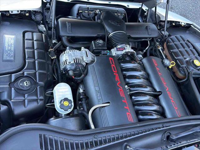 Used 2004 Chevrolet Corvette Coupe w/ Preferred Equipment Group image 22