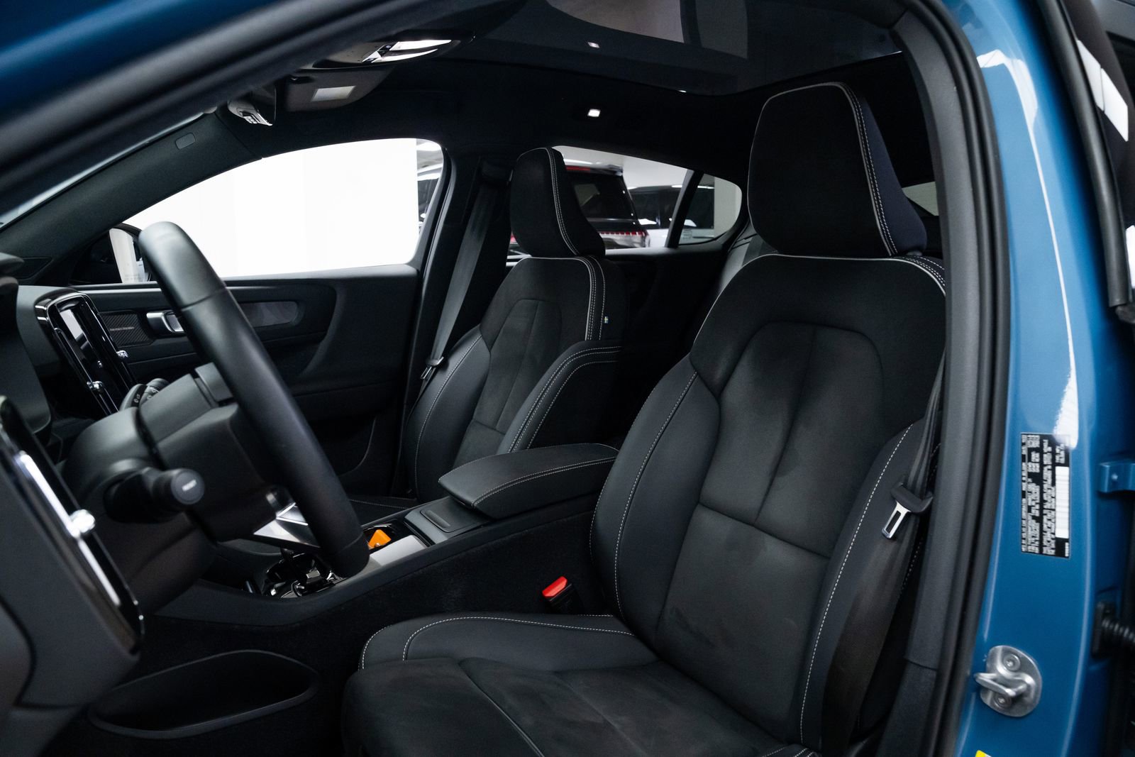 Used 2023 Volvo C40 P8 Recharge Ultimate image 16