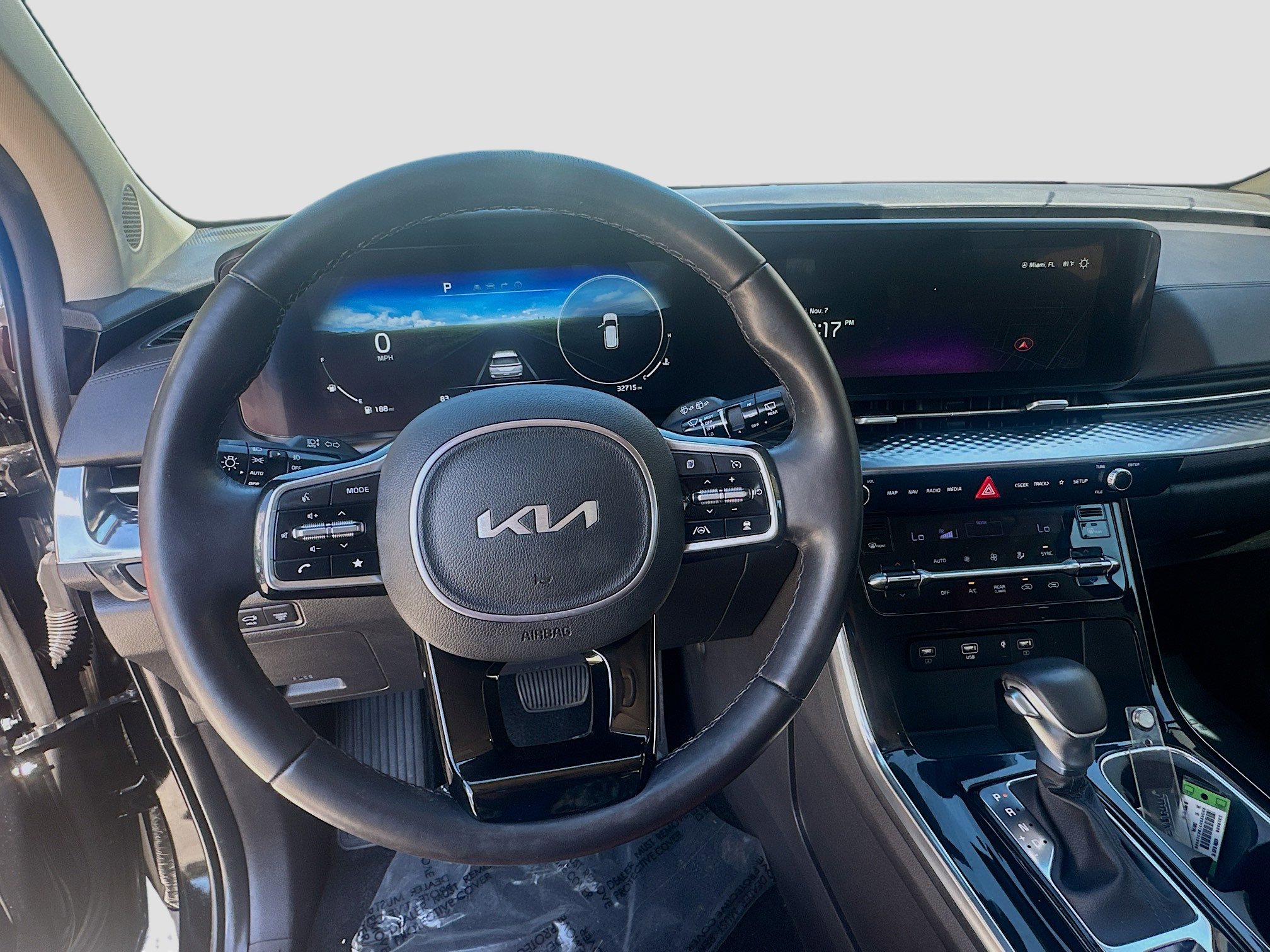 Used 2024 Kia Carnival SX Prestige image 10