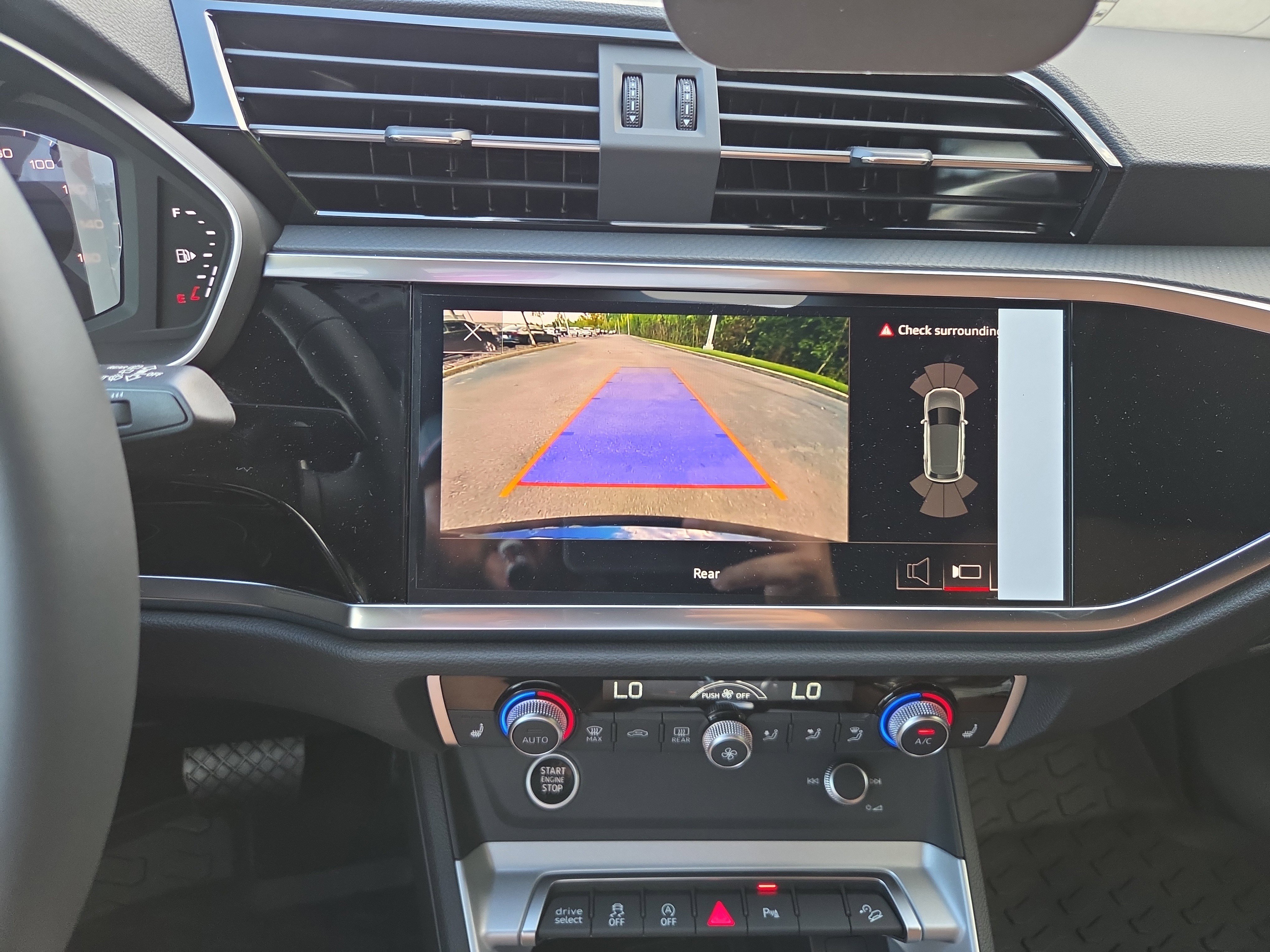 New 2025 Audi Q3 2.0T Premium image 10