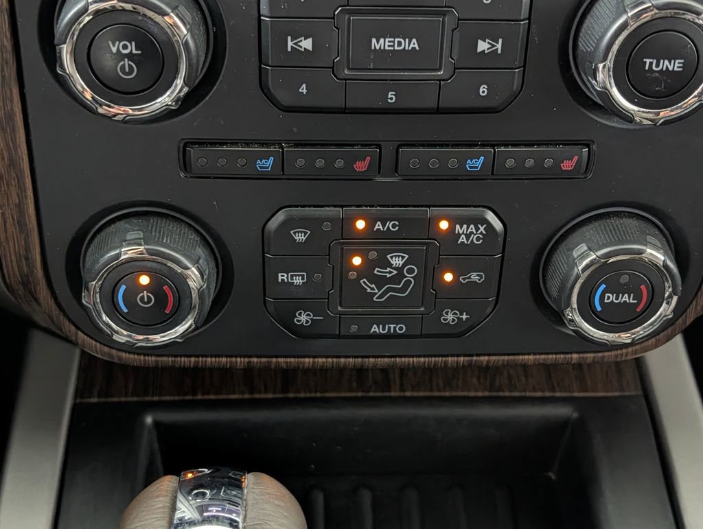 Used 2015 Ford Expedition King Ranch RWD image 16