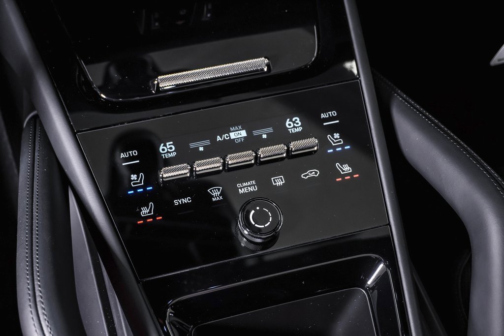 New 2026 Porsche Cayenne GTS image 24
