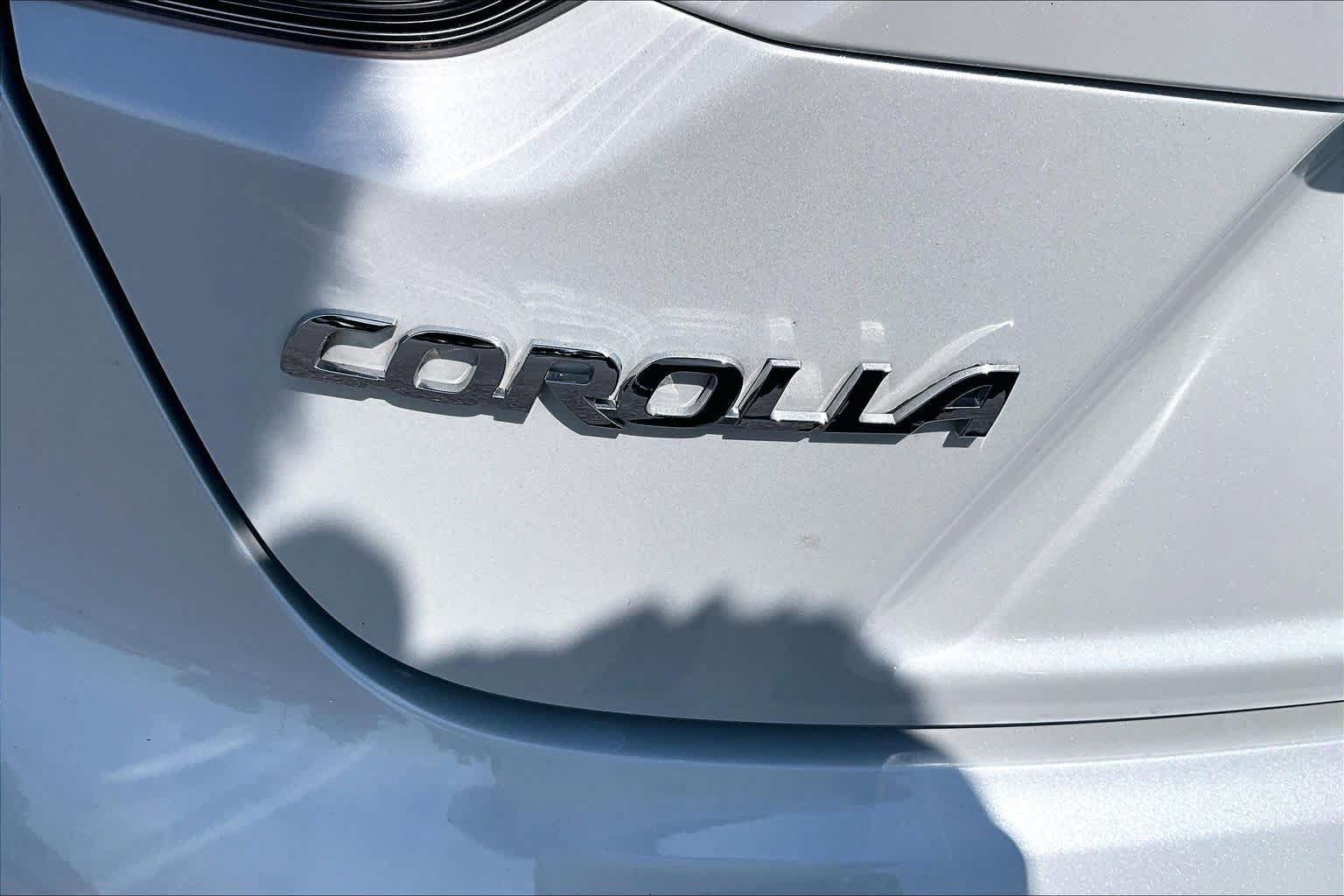 Used 2024 Toyota Corolla LE FWD image 30