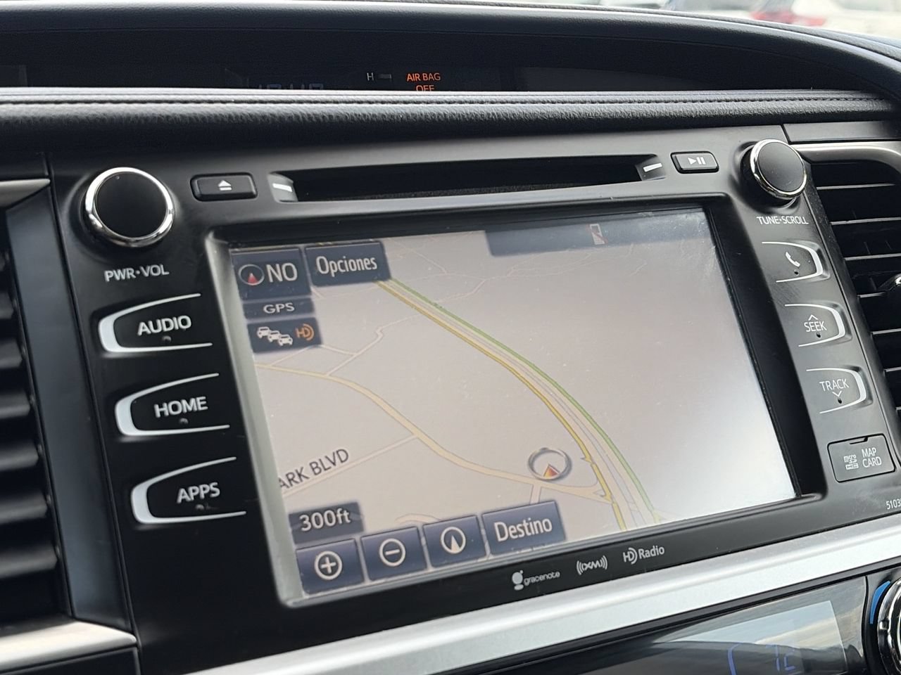 Used 2018 Toyota Highlander XLE FWD image 4