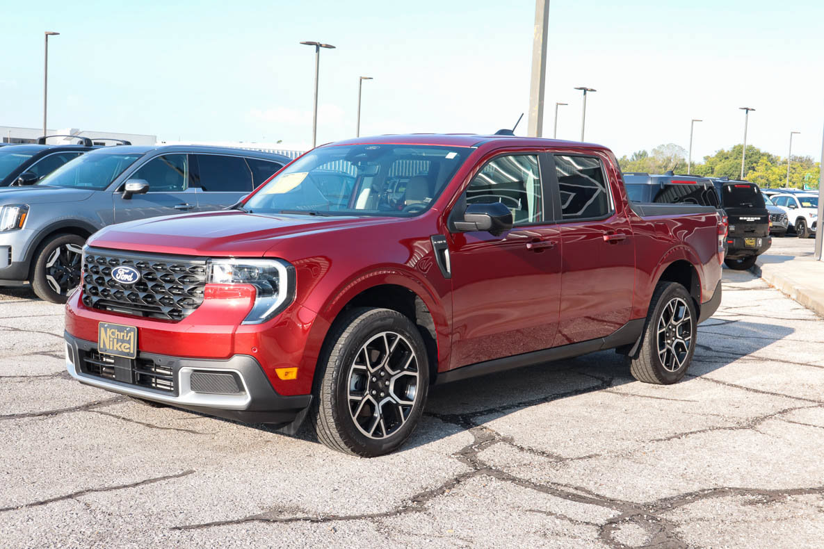 Used 2026 Ford Maverick Lariat w/ 4K Tow Package AWD/4WD image 3
