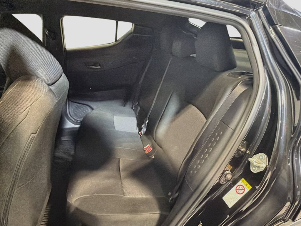 Used 2019 Toyota C-HR XLE FWD image 23
