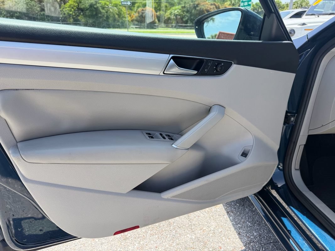 Used 2019 Volkswagen Passat 2.0T Wolfsburg w/ Wheels & Sunroof Package FWD image 19