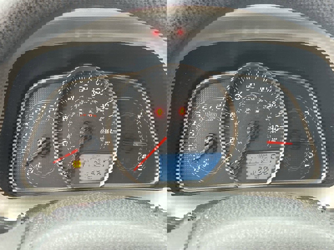 Used 2015 Toyota RAV4 LE image 29