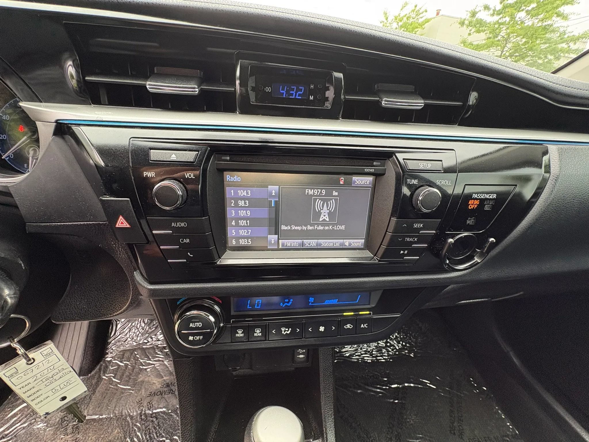 Used 2014 Toyota Corolla S FWD image 14