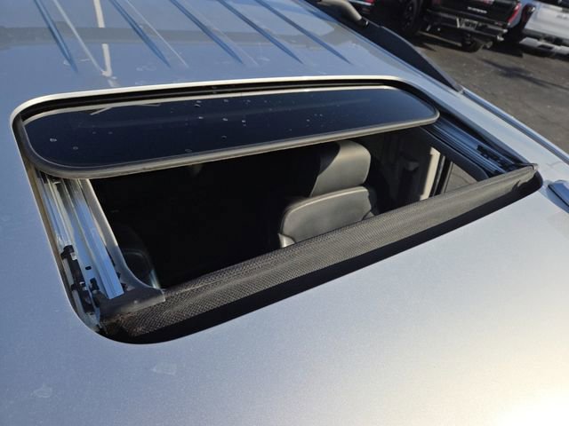 Used 2019 GMC Yukon XL SLT w/ Open Road Package image 3