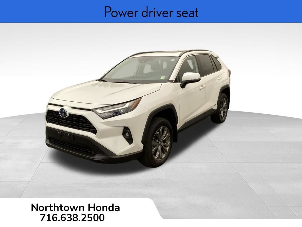 Used 2023 Toyota RAV4 XLE Premium AWD/4WD image 5