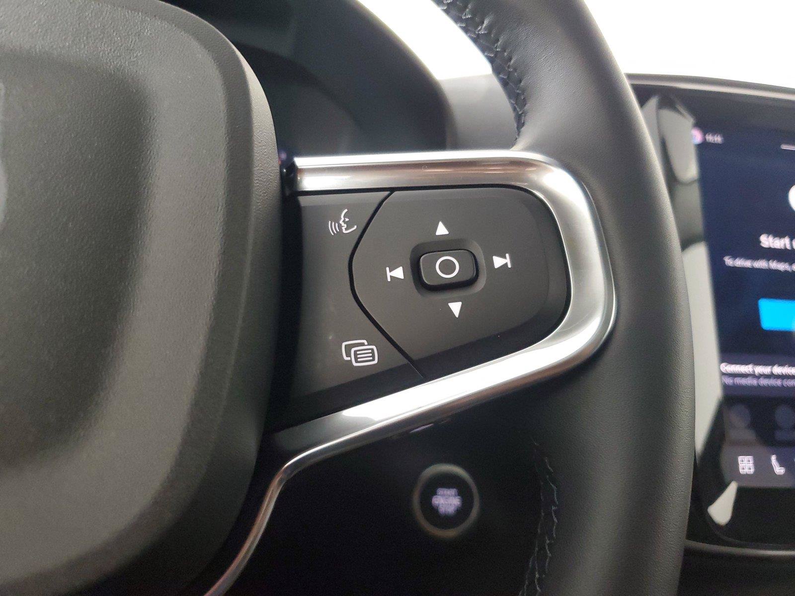 Used 2026 Volvo XC40 B5 Core AWD/4WD image 26