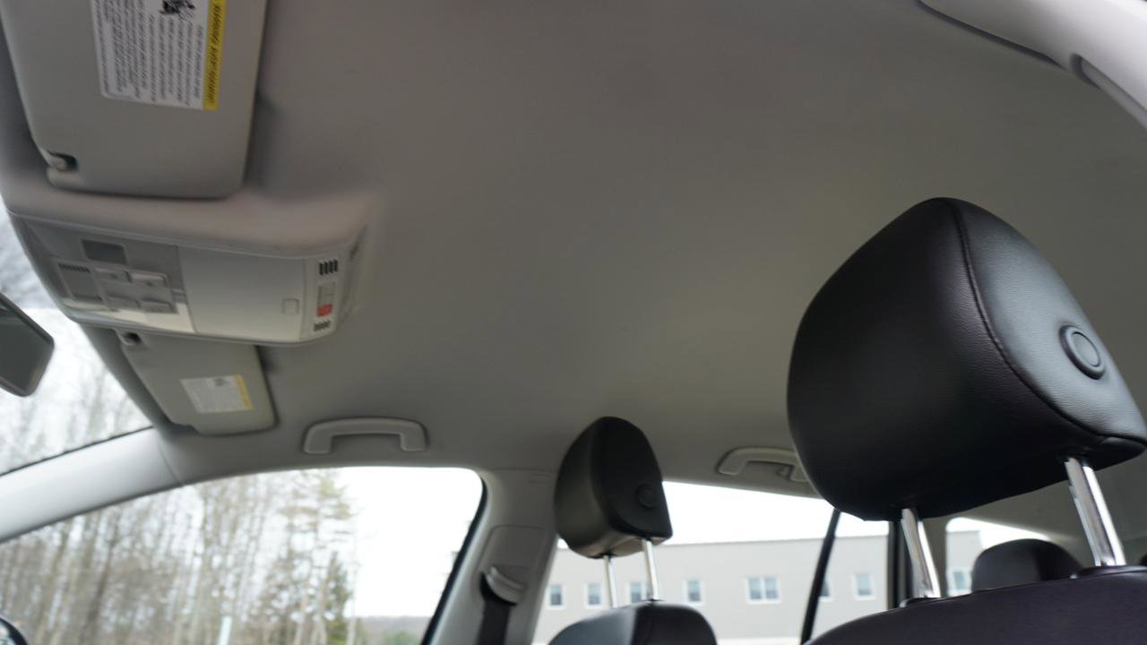 Used 2015 Volkswagen Golf S FWD image 18