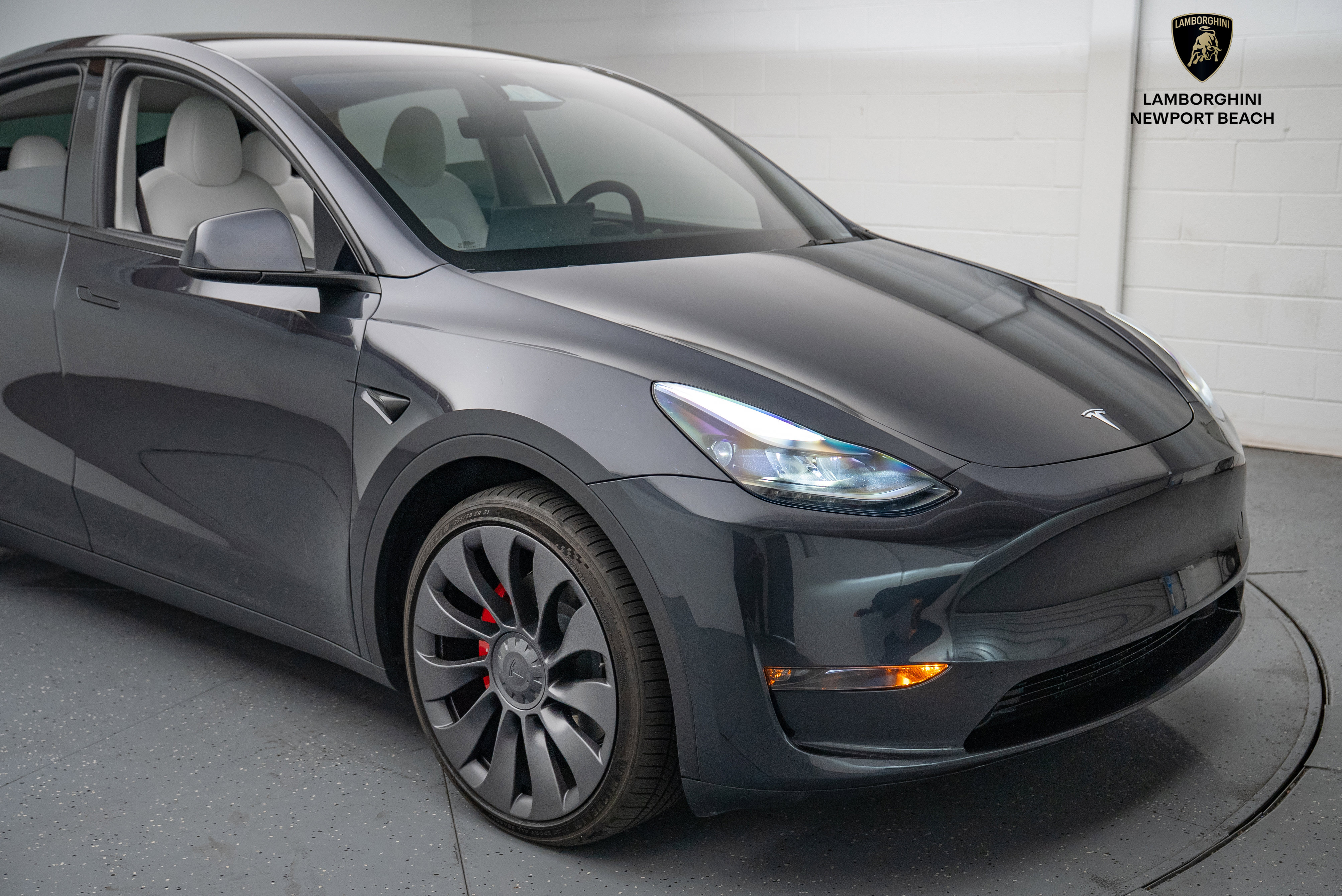 Used 2024 Tesla Model Y Performance image 2