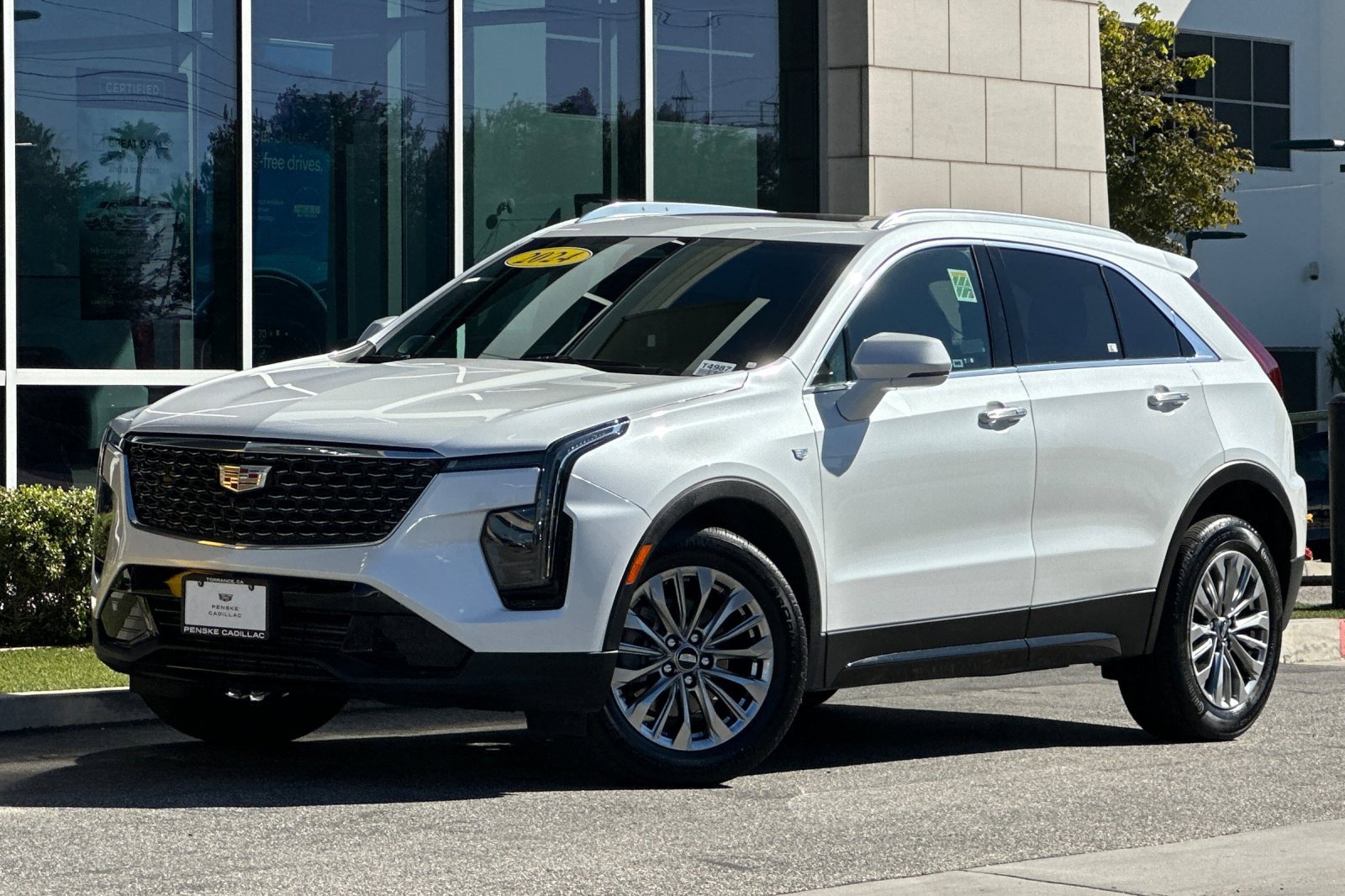 Used 2024 Cadillac XT4 Premium Luxury image 8