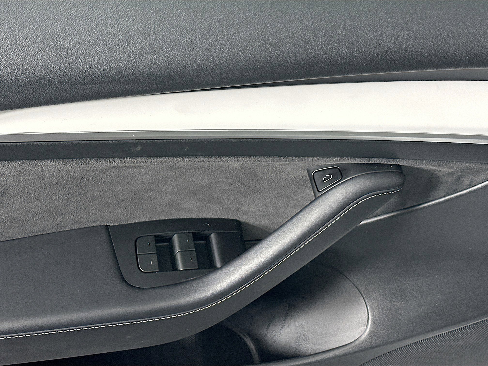 Used 2023 Tesla Model 3 Standard Range image 15