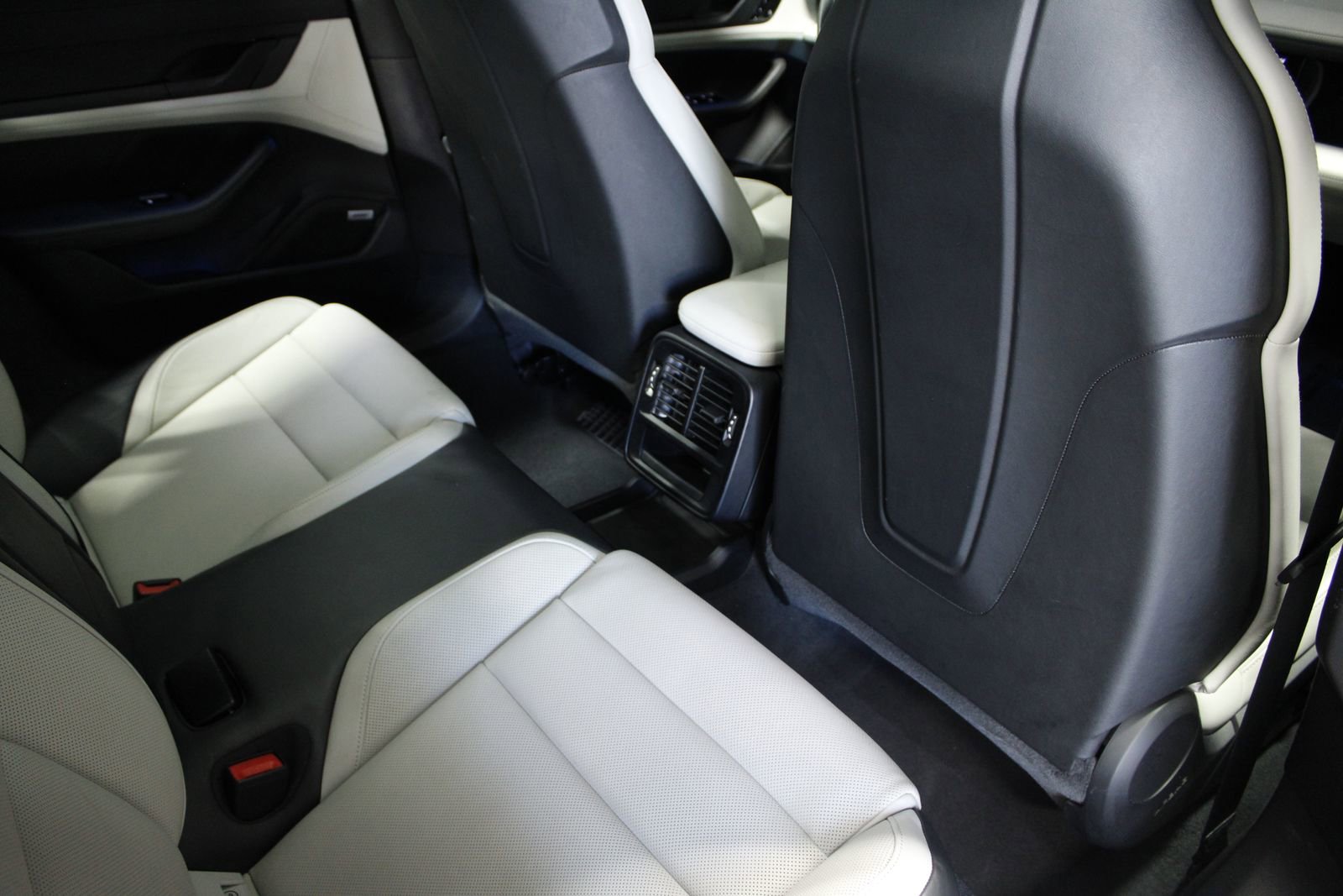 Certified 2021 Porsche Taycan image 38