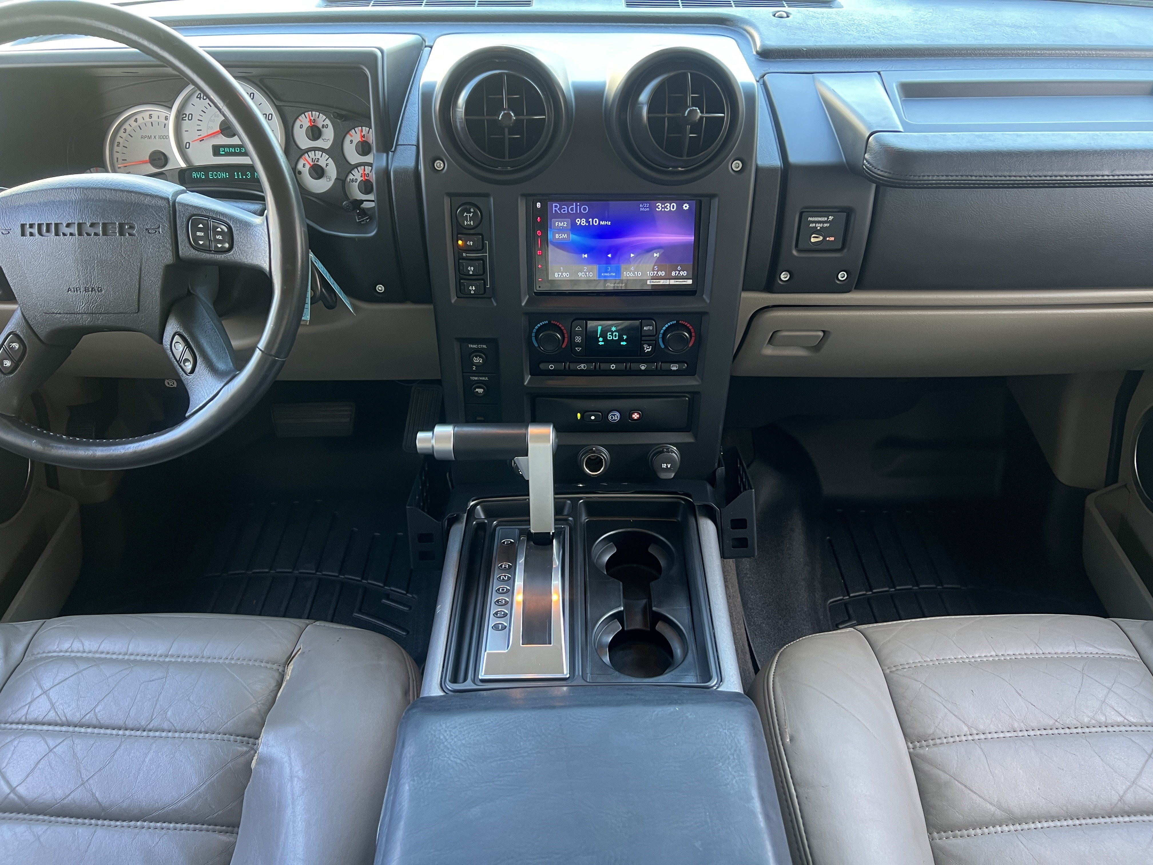 Used 2003 HUMMER H2 w/ Preferred Equipment Group AWD/4WD image 32