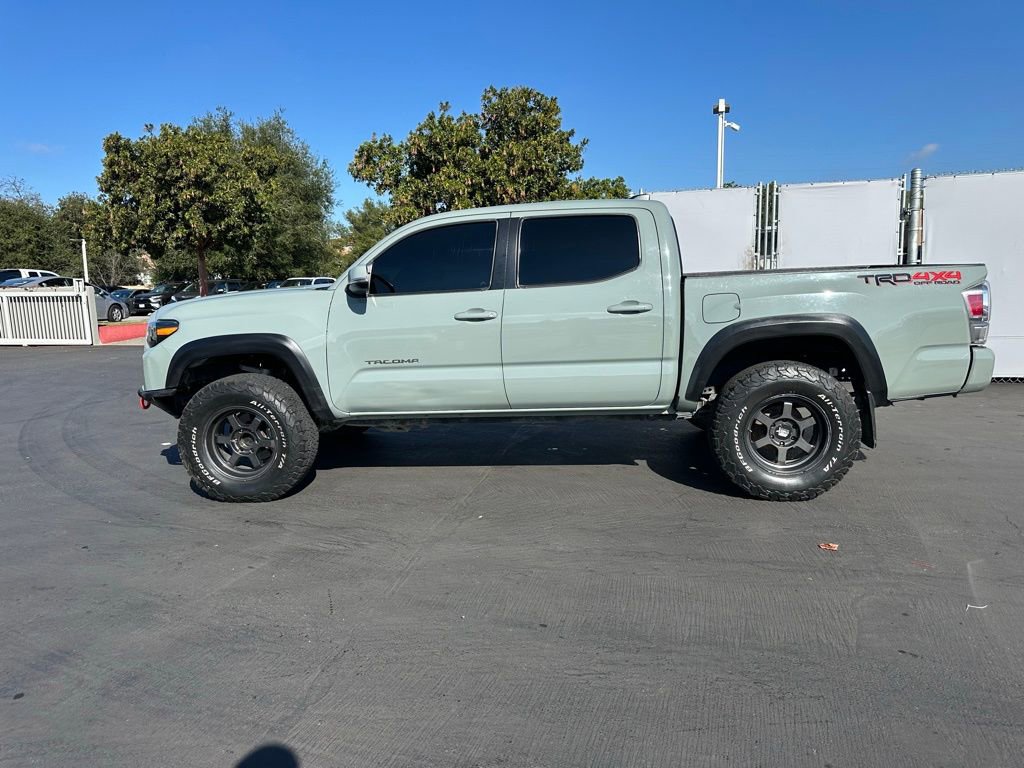 Used 2022 Toyota Tacoma TRD Off-Road w/ Technology Package AWD/4WD image 2