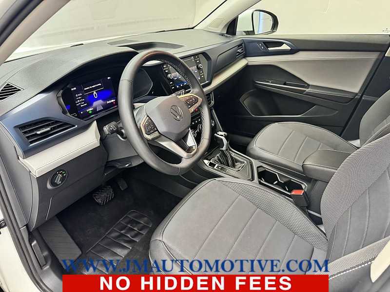 Used 2024 Volkswagen Taos SE FWD image 14