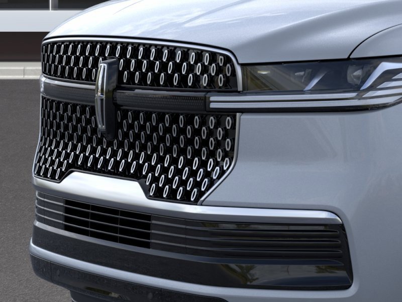 New 2026 Lincoln Navigator Reserve AWD/4WD image 17