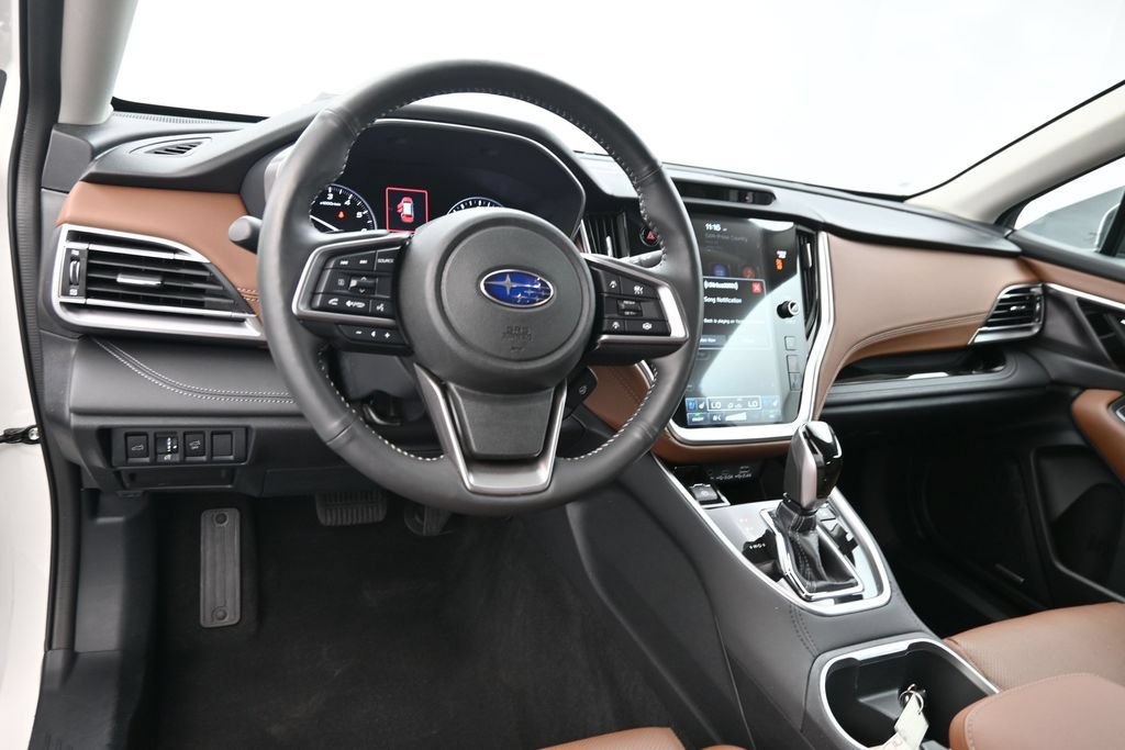 Used 2025 Subaru Outback Touring AWD/4WD image 18