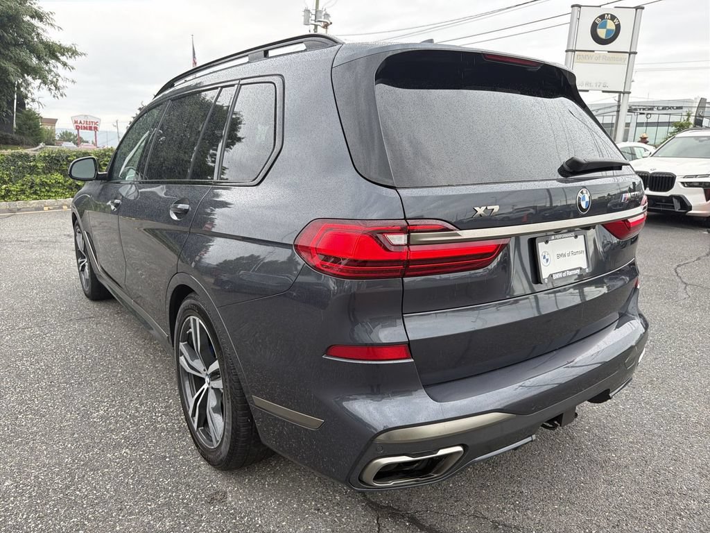 Used 2021 BMW X7 M50i w/ Dynamic Handling Package AWD/4WD image 12