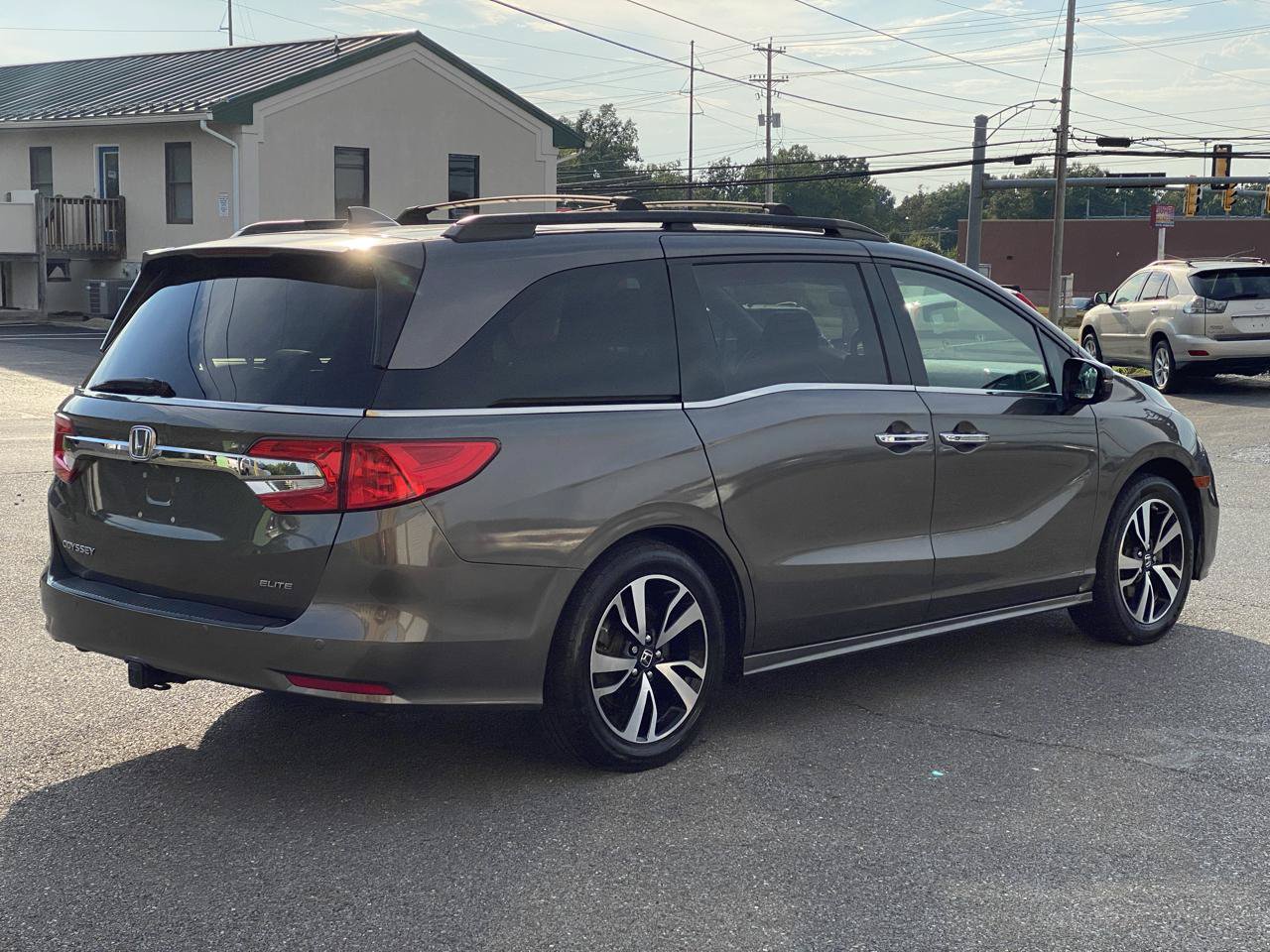 Used 2018 Honda Odyssey Elite image 3