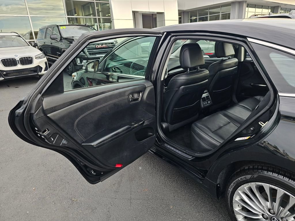 Used 2016 Toyota Avalon Limited image 14