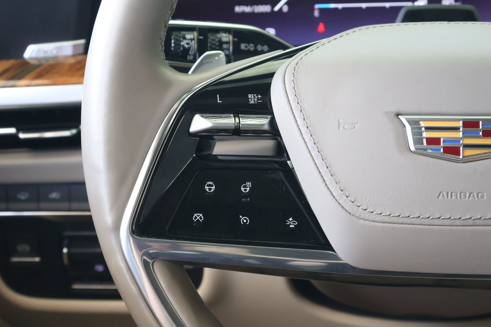 New 2025 Cadillac Escalade Premium Luxury Platinum w/ LPO, Radiant Package image 21