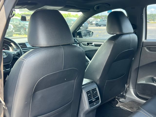 Used 2018 Volkswagen Passat 3.6 FWD image 31