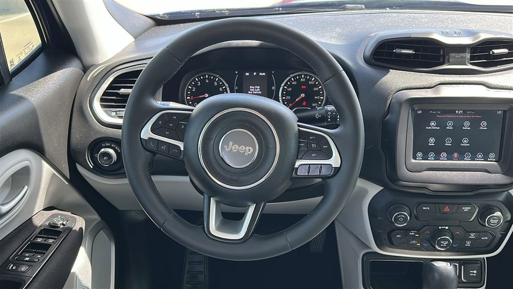 Used 2018 Jeep Renegade Latitude w/ Popular Equipment Group image 22