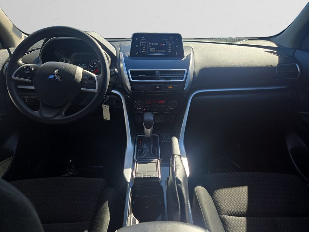 Used 2020 Mitsubishi Eclipse Cross LE FWD image 11