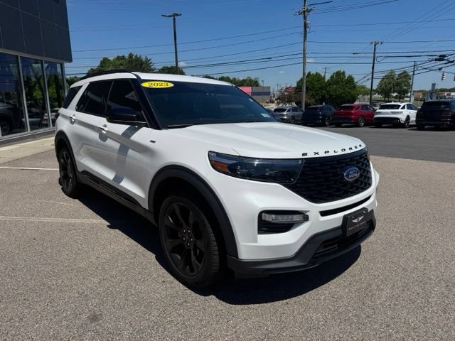 Used 2023 Ford Explorer ST-Line w/ Class IV Trailer Tow Package AWD/4WD image 16