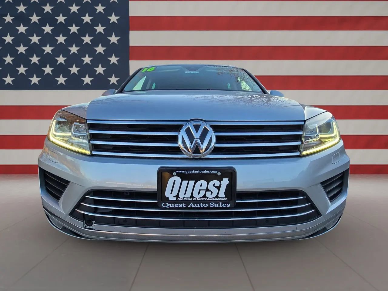 Used 2016 Volkswagen Touareg VR6 image 13
